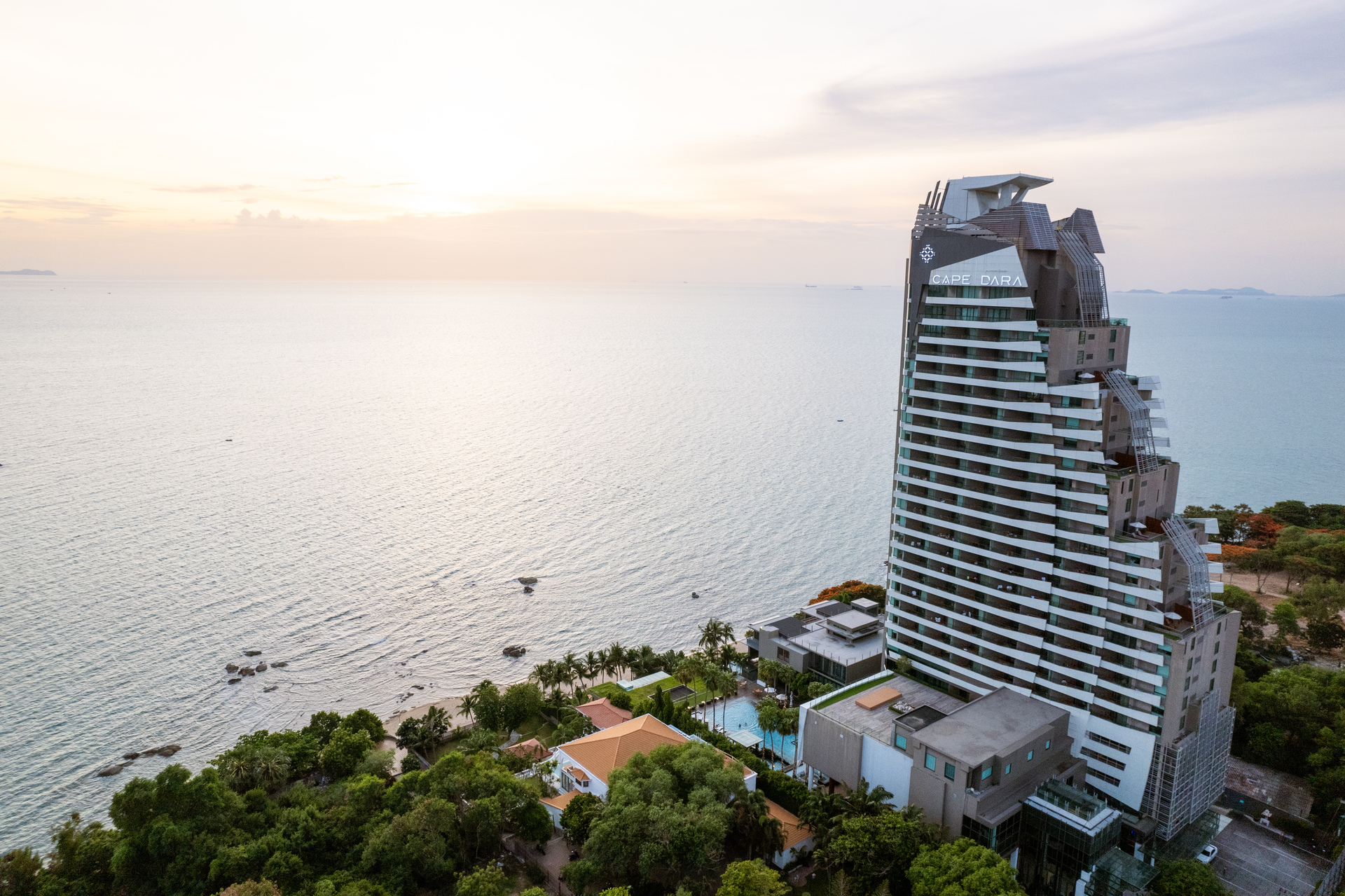 Cape Dara Resort – Hoteltoren aan zee, Pattaya