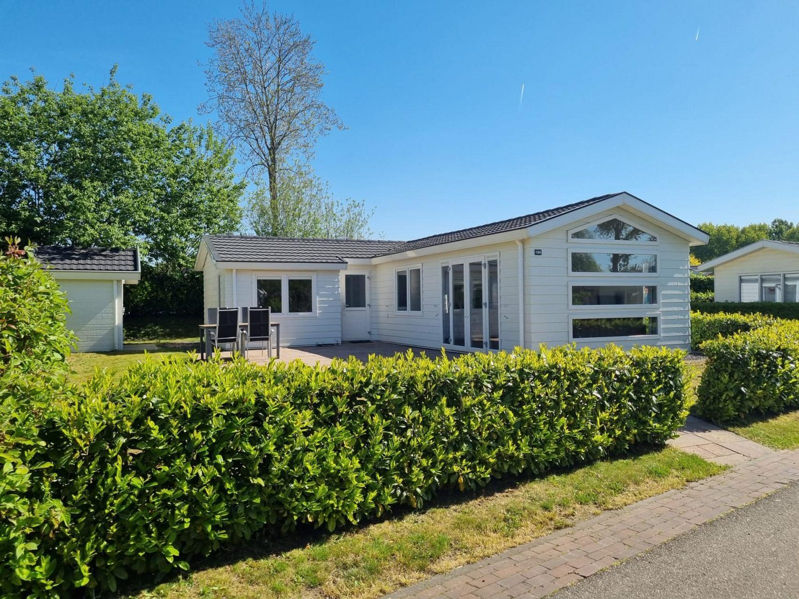 Buitenhuizen · L'Avenir 4 cover