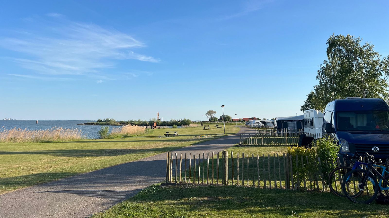 Poort Van Amsterdam · Kampeerplaats Comfort aan het water cover