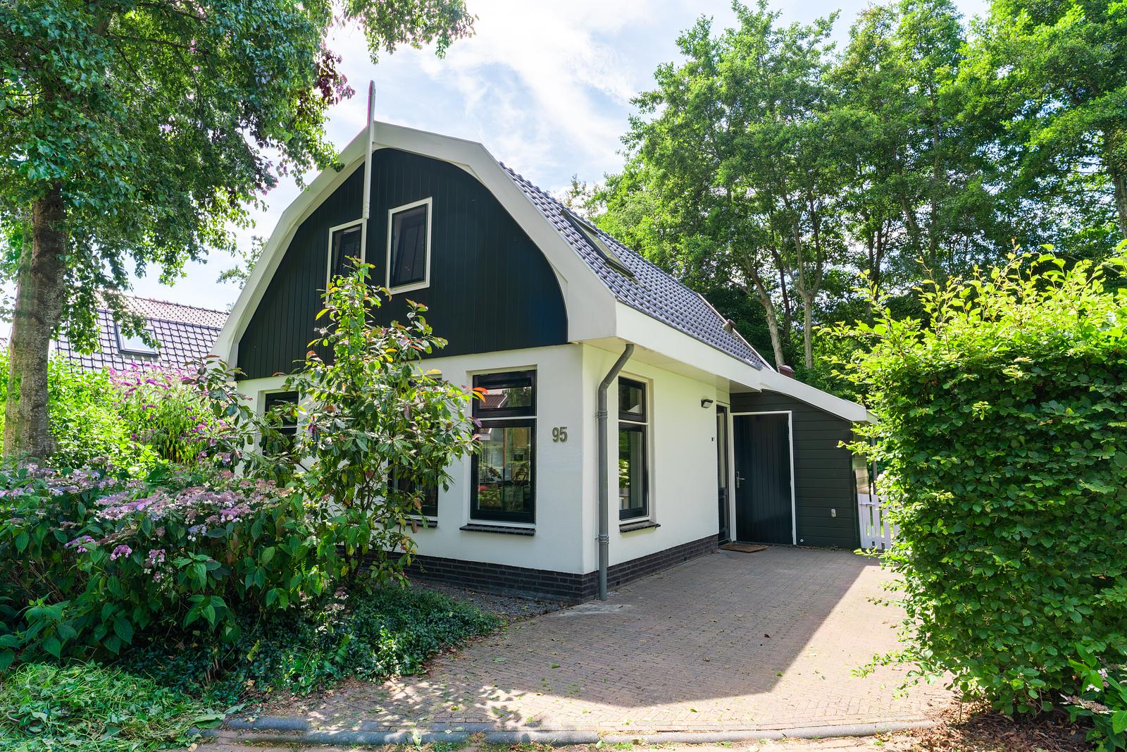 Koningshof · Koningshoeve Sauna & Jacuzzi 4 personen