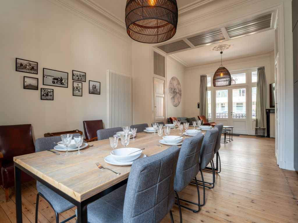 Historical and spacious "Villa Amanda"