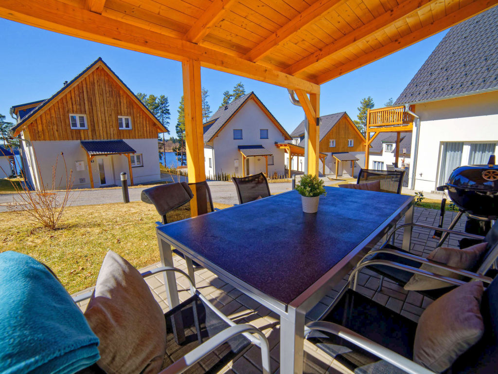 Lakeside Village 23