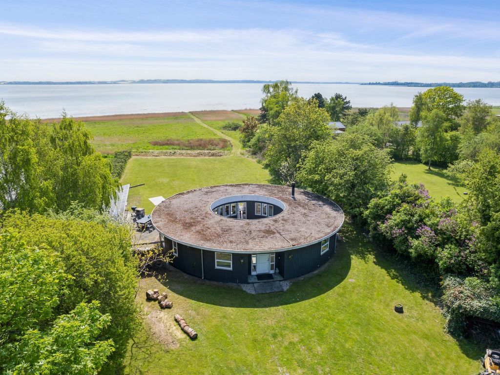 "Vemund" - 100m to the fjord