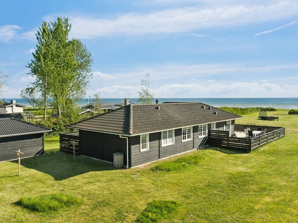 "Dietke" - 85m from the sea