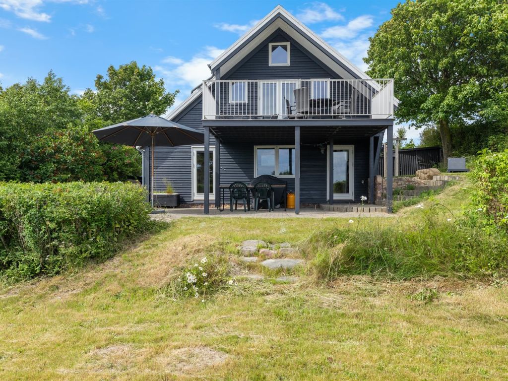 "Chayton" - 450m from the sea