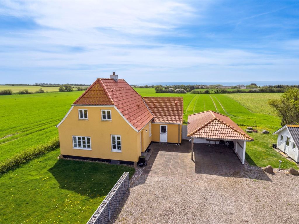 "Store" - 700m from the sea