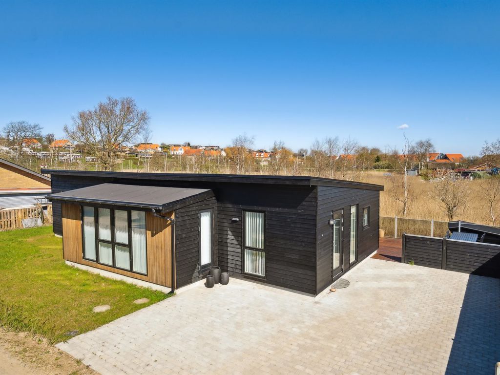 "Thorlaf" - 200m from the sea