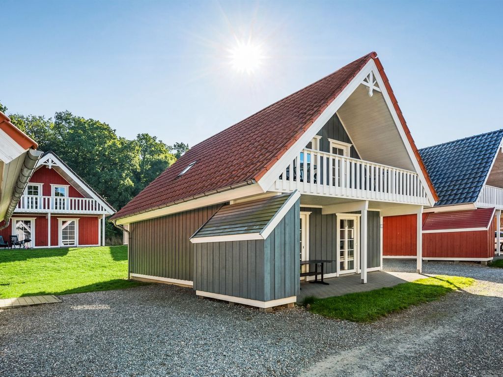 "Tamia" - 100m to the fjord