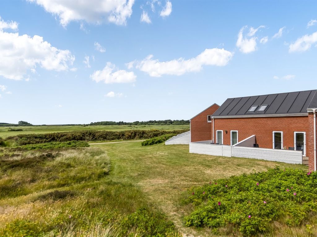 "Anelia" - 2.3km from the sea