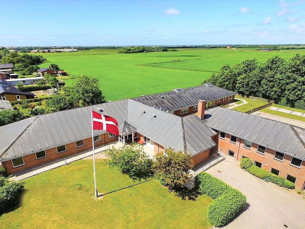 "Martinus" - 5.5km from the sea