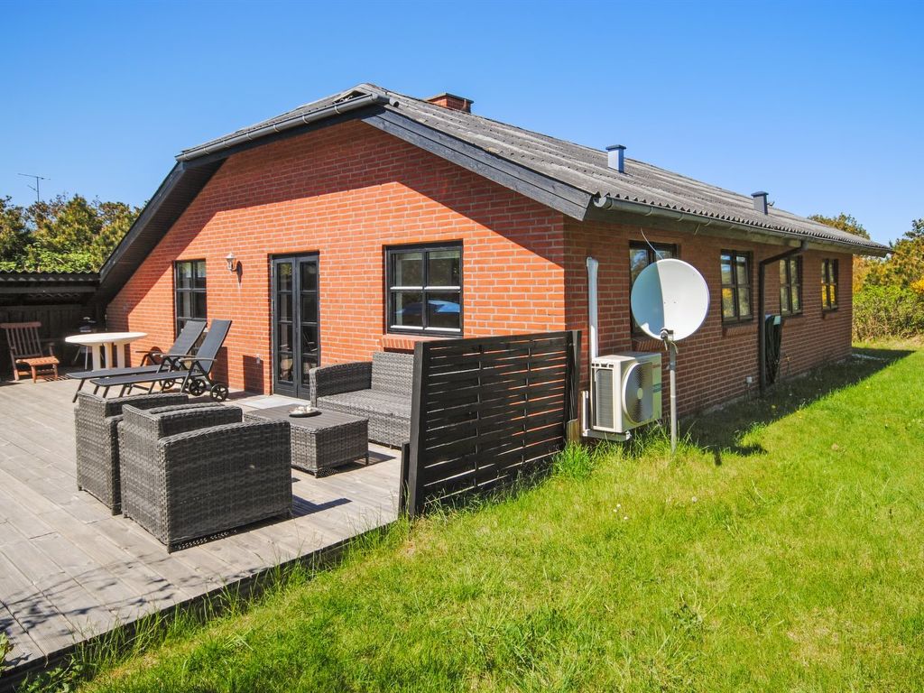"Duco" - 300m from the sea