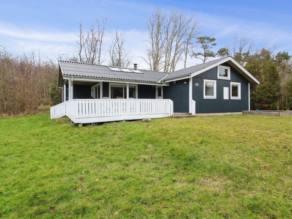 "Iris" - 300m from the sea