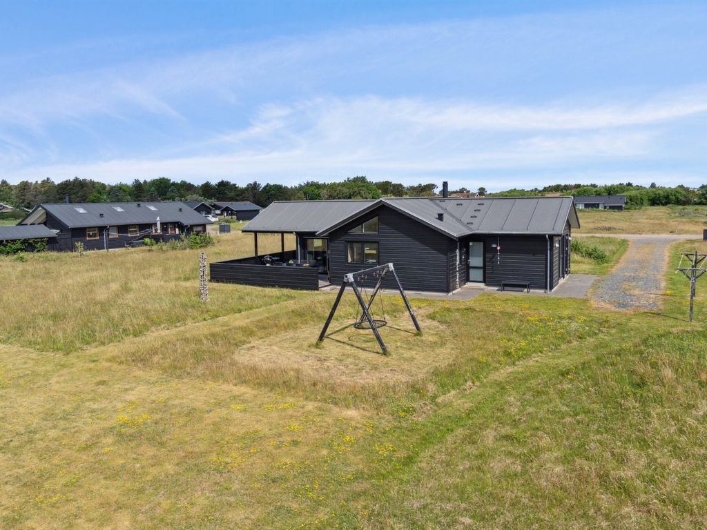 "Fader" - 950m from the sea