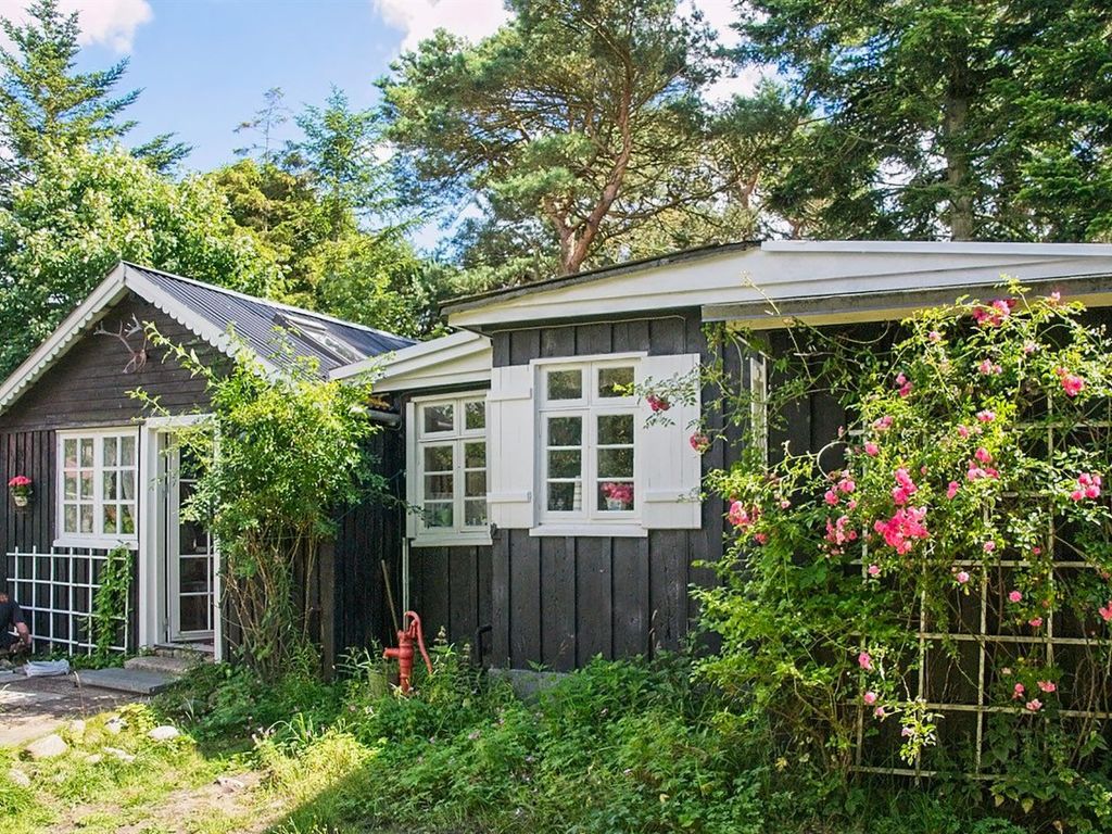 "Laurine" - 2.7km from the sea