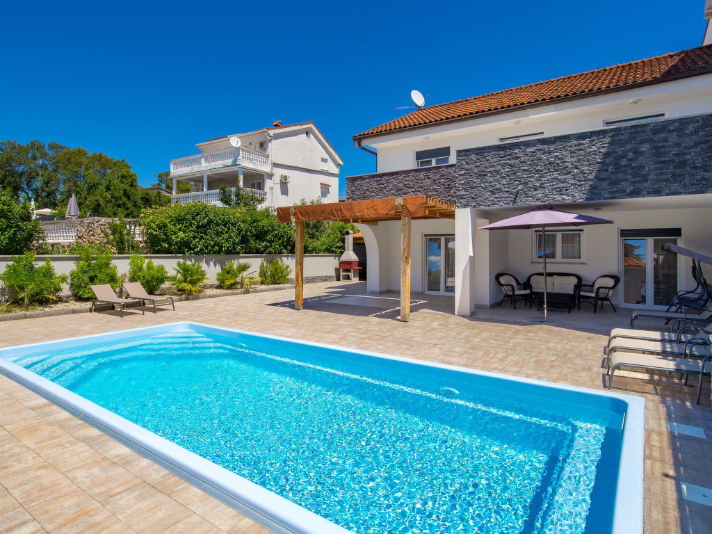 Villa Mira