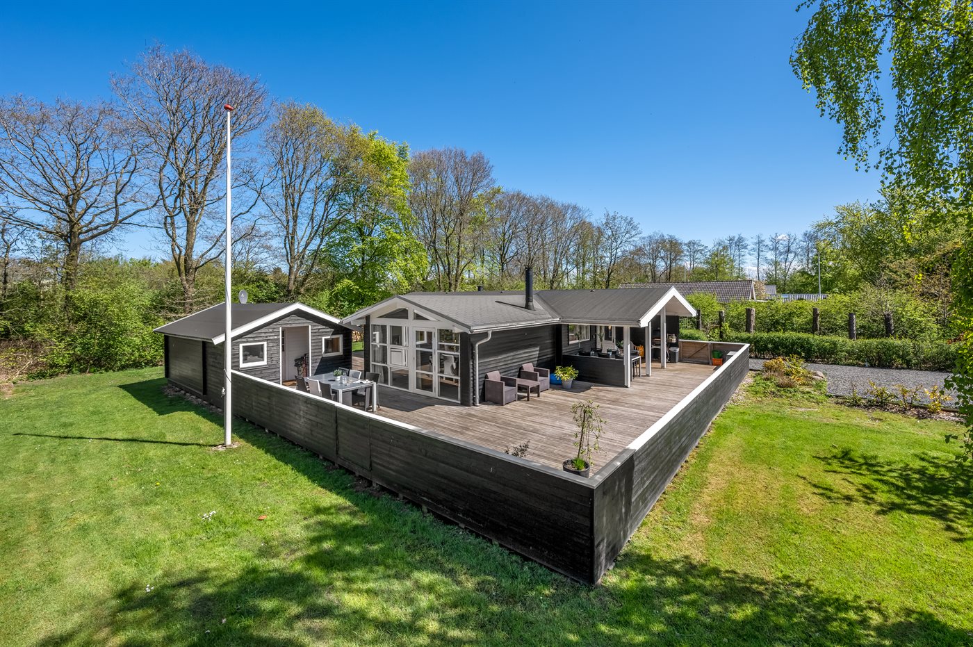 Hejrevænget 44, Hemmet