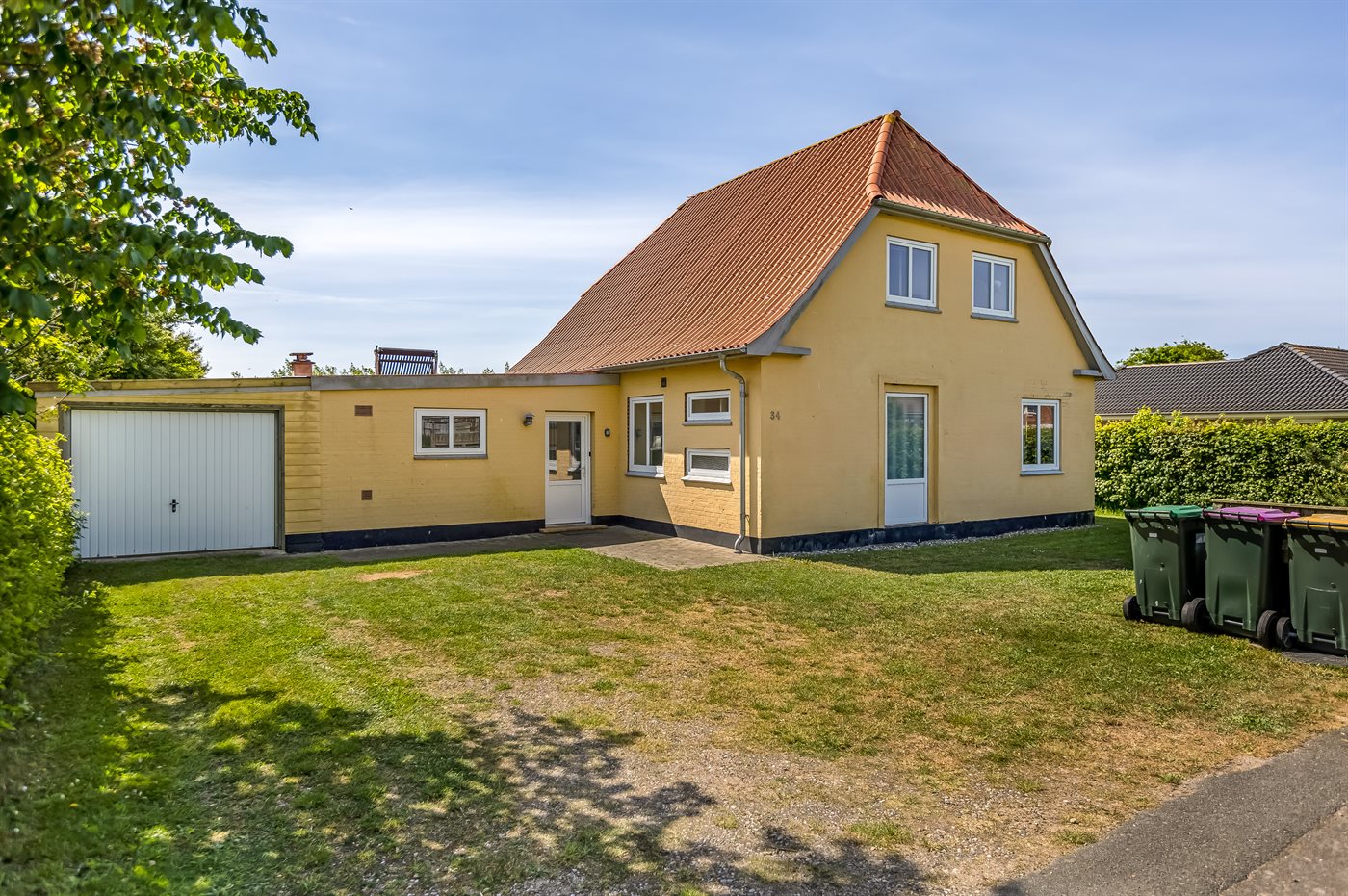 Byvej 34, Bredebro cover