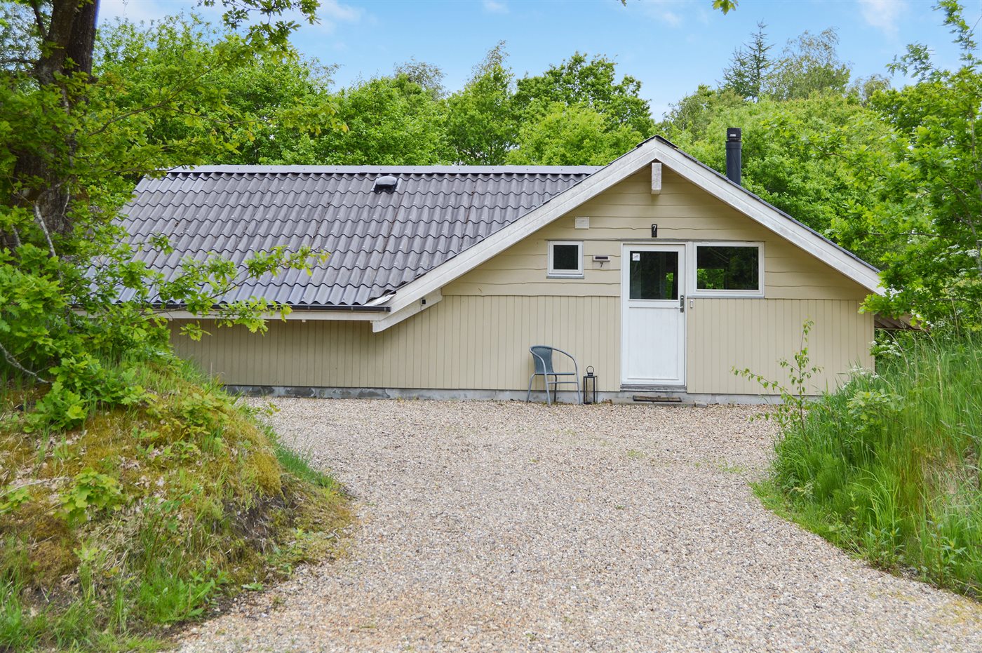 Skovbrynet 7, Give cover