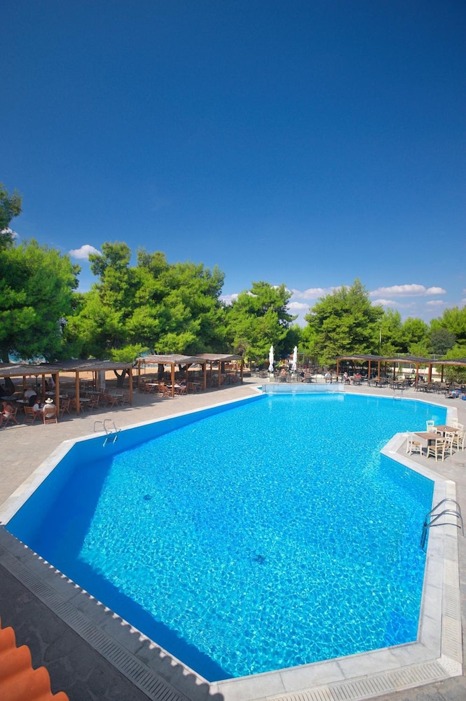 Portes Beach Hotel – Zwembad met terras, Nea Potidea