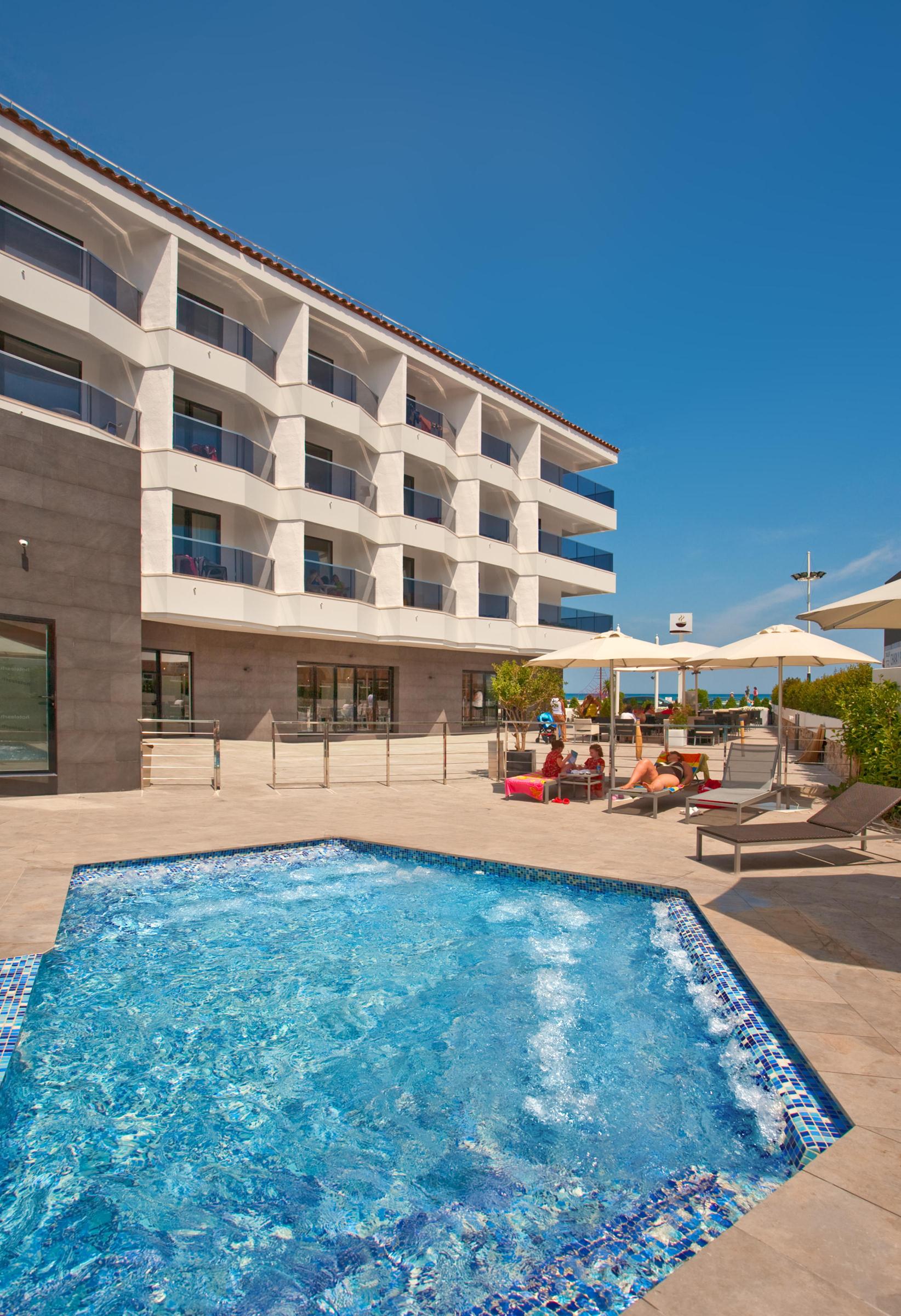 RH Boutique PortoCristo – Terras met zwembad, Peñiscola