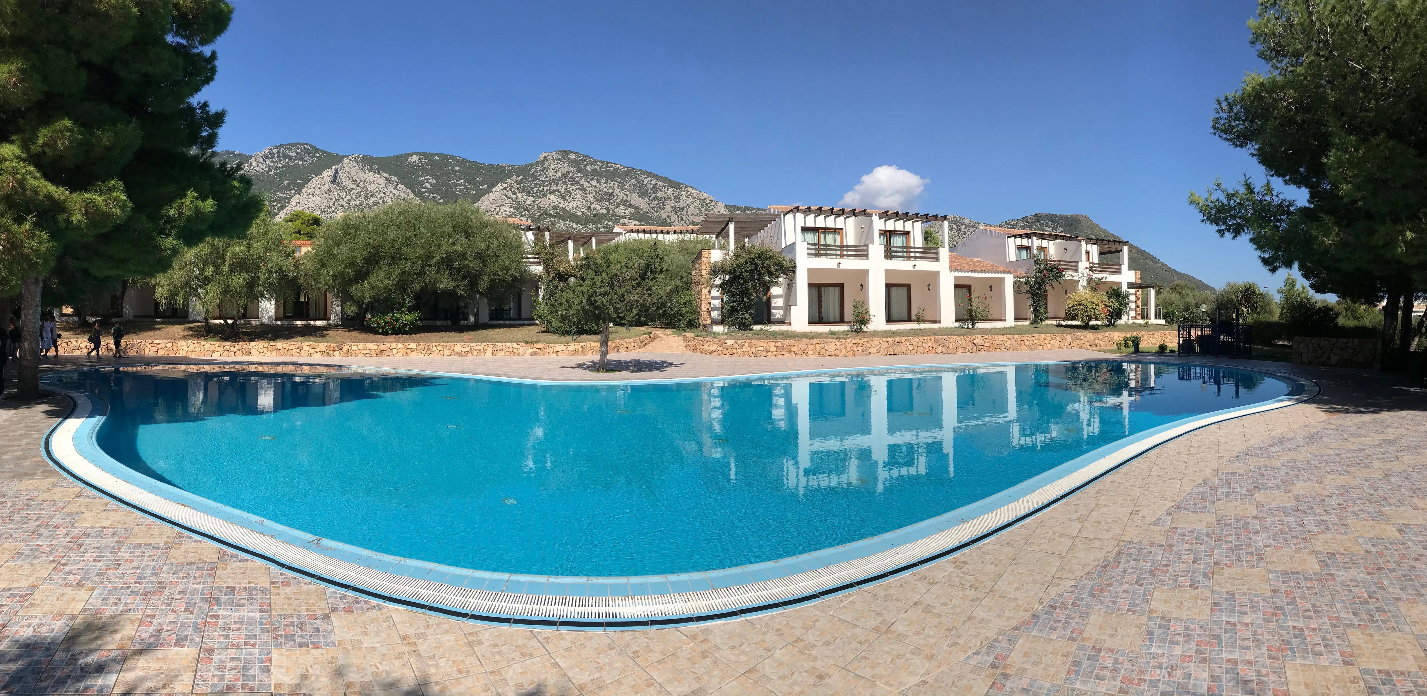 Club Esse Palmasera – Zwembad met bergen, Cala Gonone