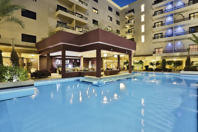 Grand Plaza Marrakech – Zwembad bij avond, Marrakech