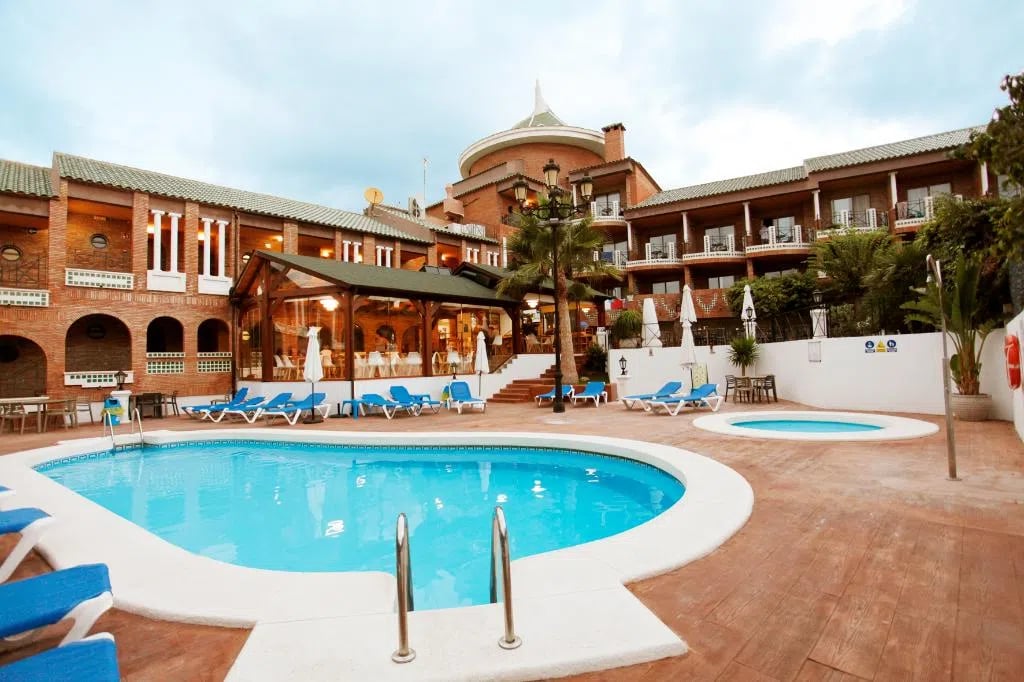 Hotel Boutique Calas de Alicante – Zwembad met ligbedden, Alicante