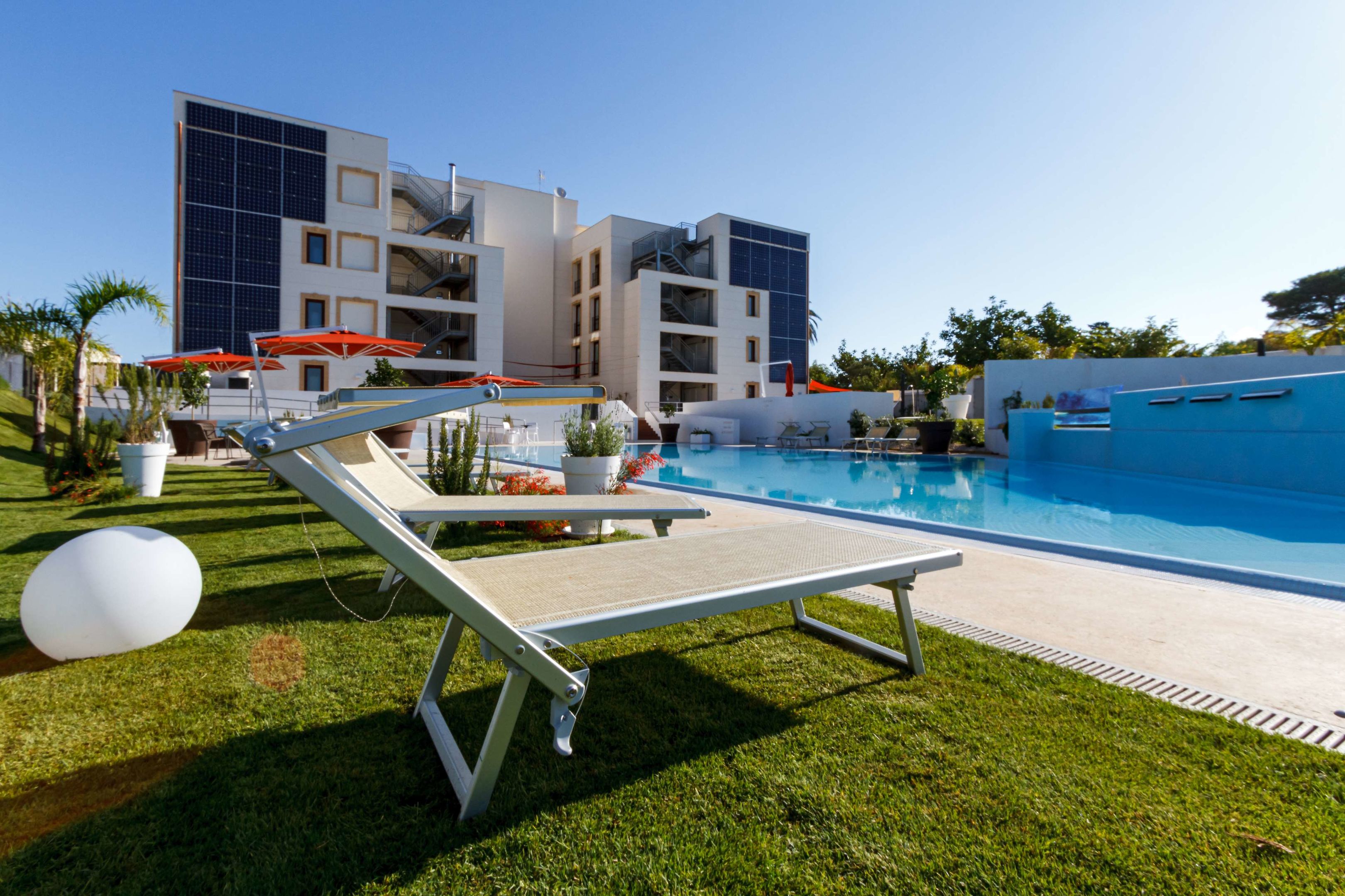 Seawater Hotels & Medical Spa – Ligbed bij het zwembad, Marsala