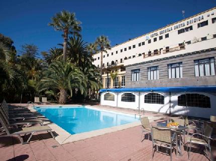 Escuela Santa Brigida – Zwembad met palmen, Santa Brigida