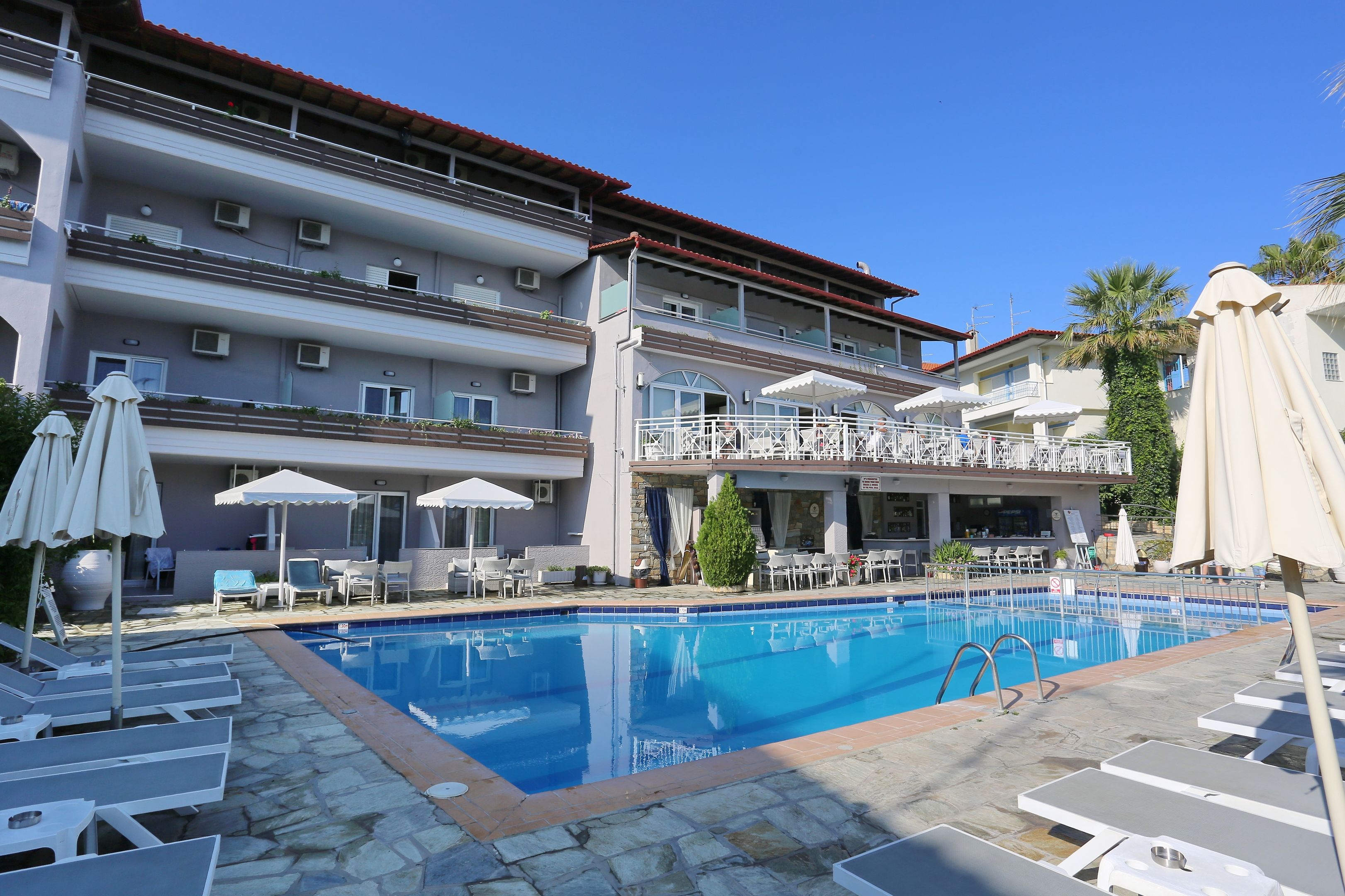 Tropical Hotel, Hanioti
