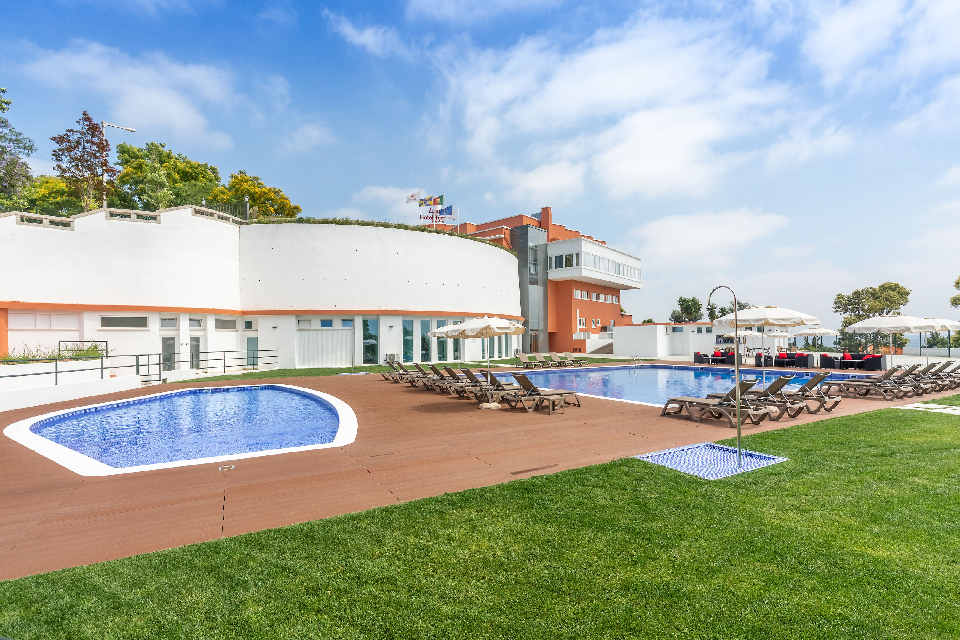 Luna Hotel Turismo – Zwembad met gazon, Abrantes