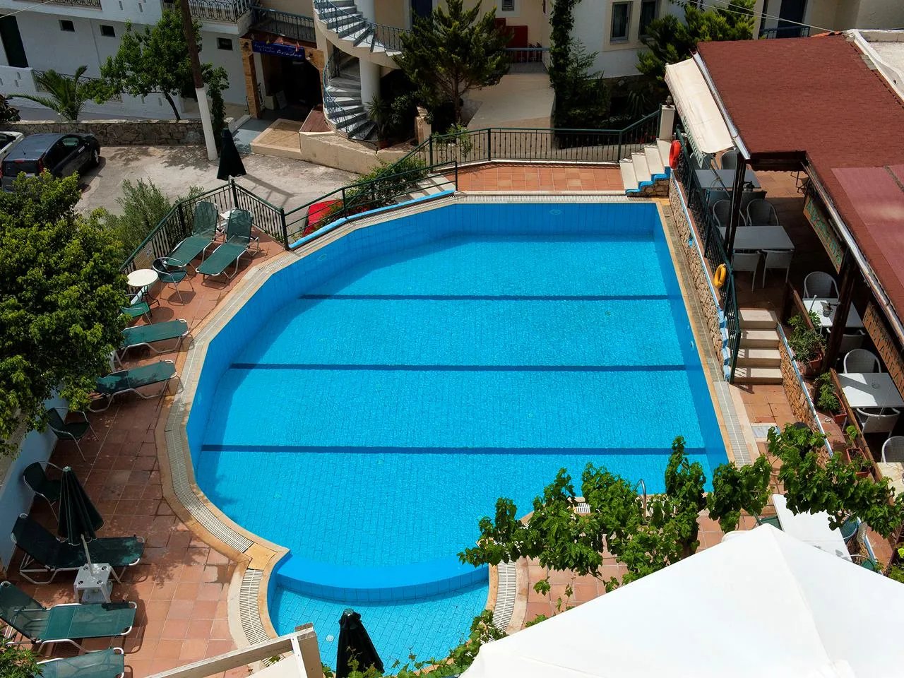 Ariadne Apartments & Studios – Zwembad met ligbedden, Agia Galini