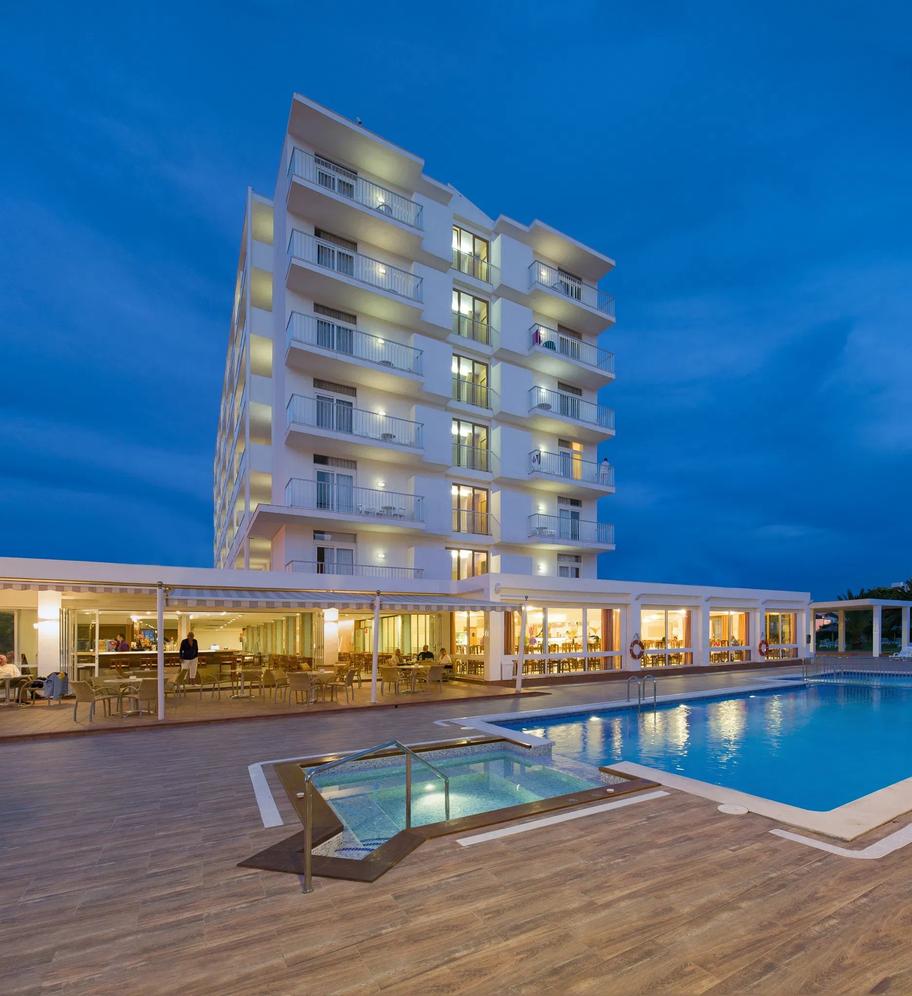 Hotel Gran Sol – Hotel bij avond, San Antonio de Portmany