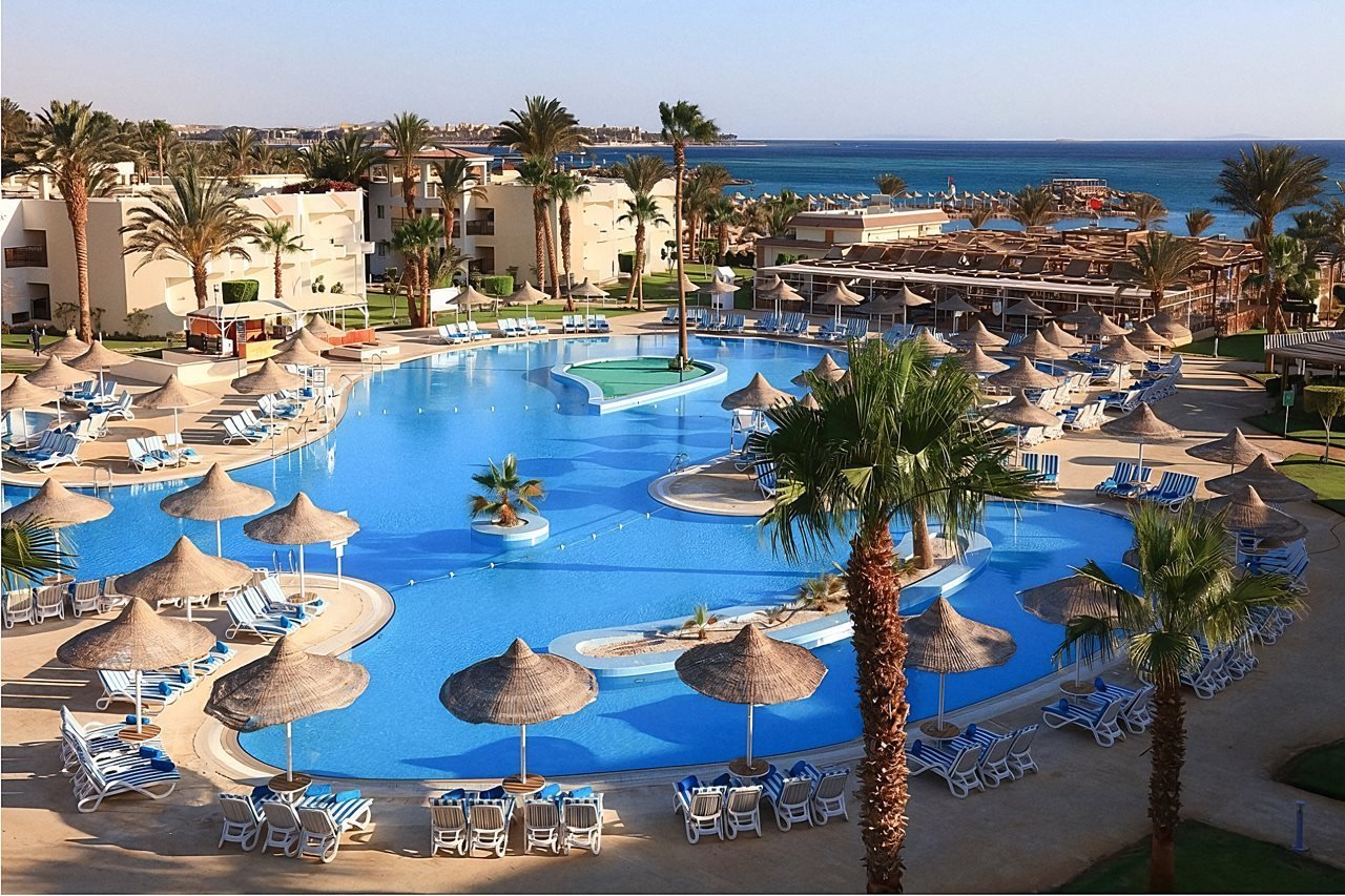 Jaz Palmariva Beach Resort – Zwembad met parasols, Makadi Bay