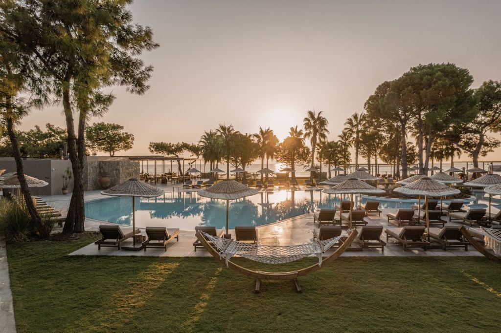 Balmy Beach Resort – Zwembad bij zonsondergang, Kemer