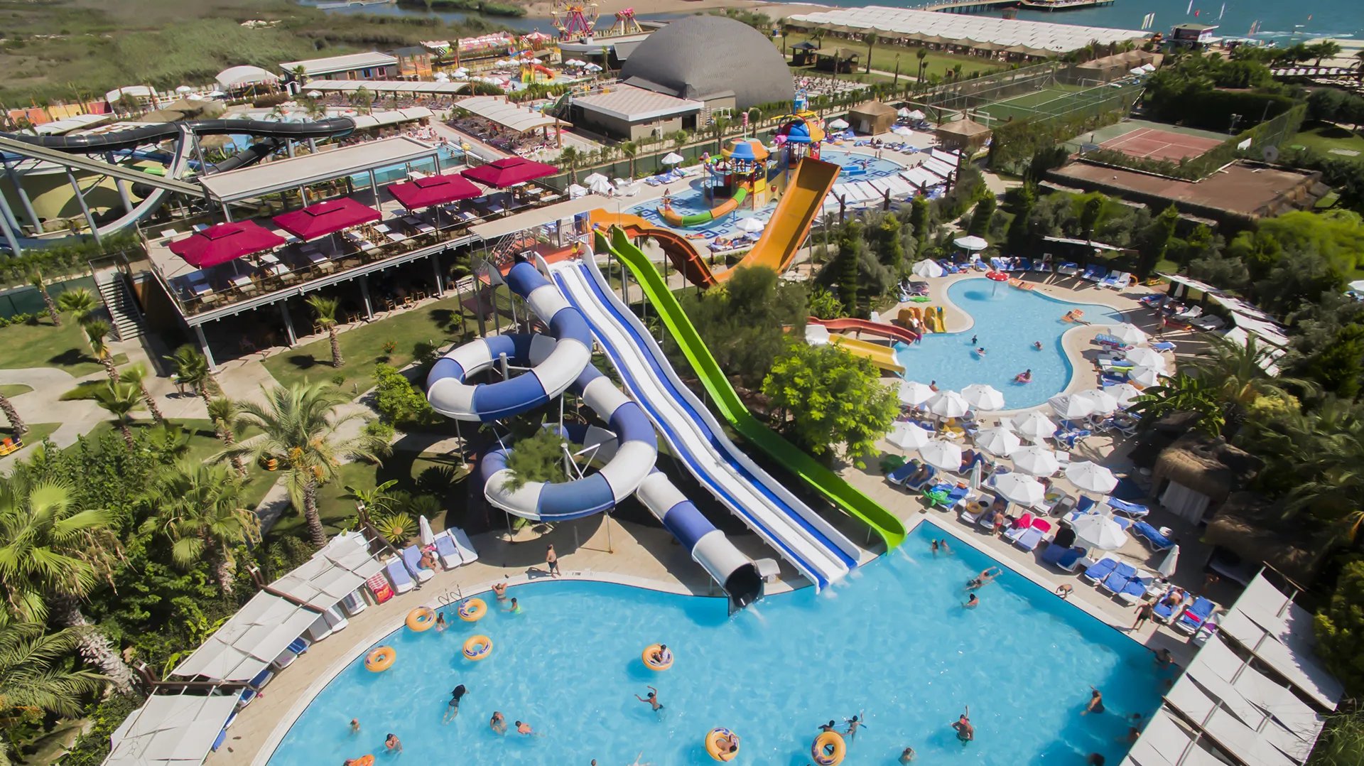 Saturn Palace Resort – Glijbanen bij zwembad, Lara