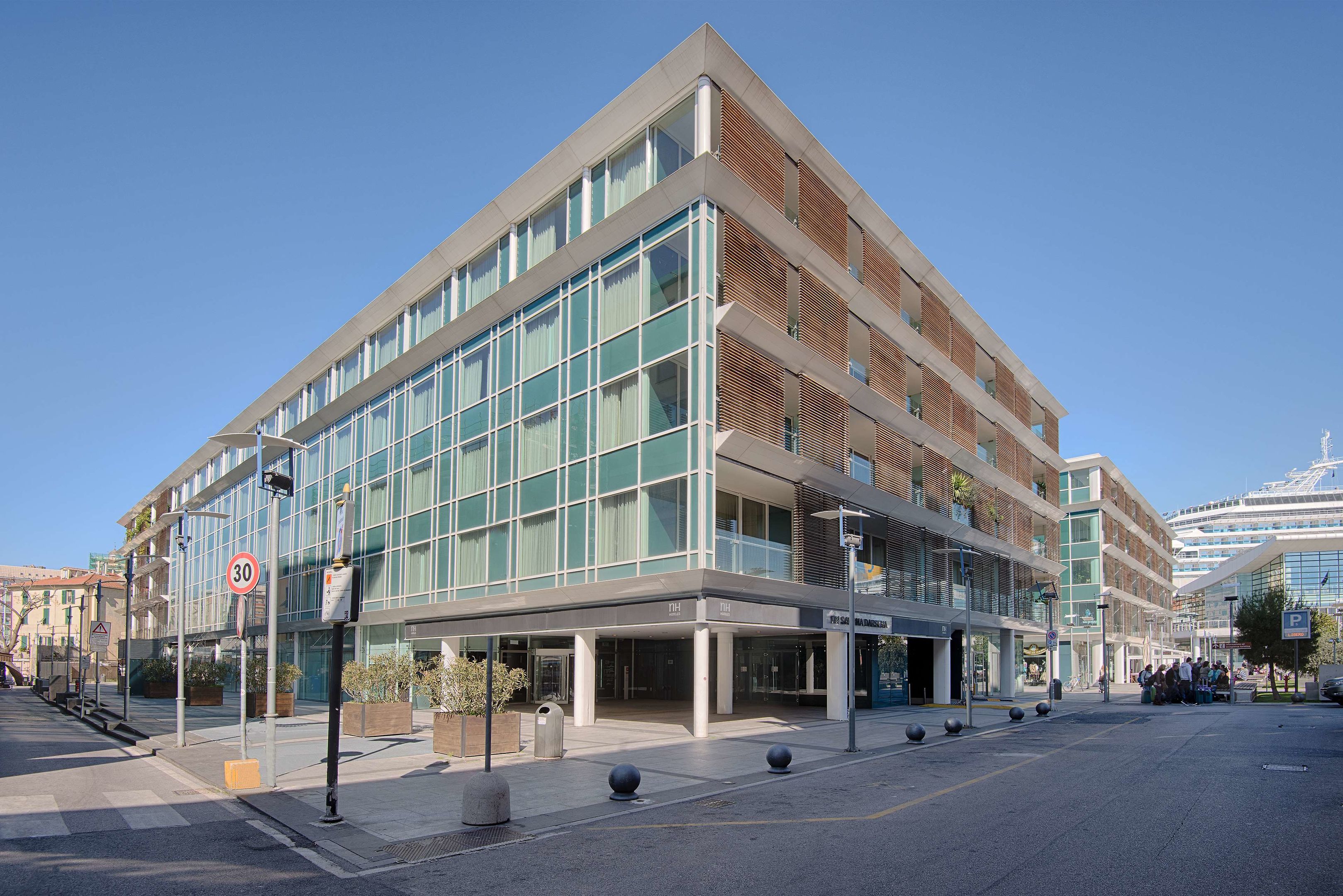 NH Savona Darsena, Savona