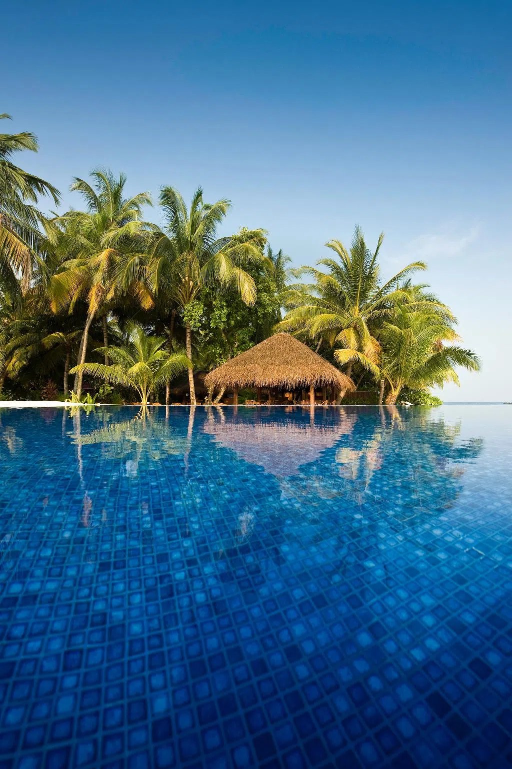 Kuramathi Maldives – Infinity zwembad, Rasdhoo Atol