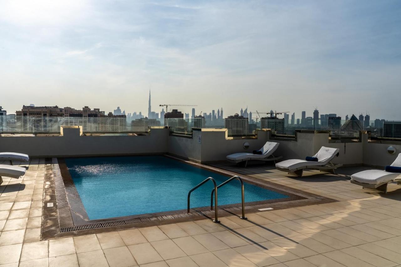 Suha Park Hotel Apartments Waterfront Al Jaddaf – Dakzwembad met skyline, Dubai