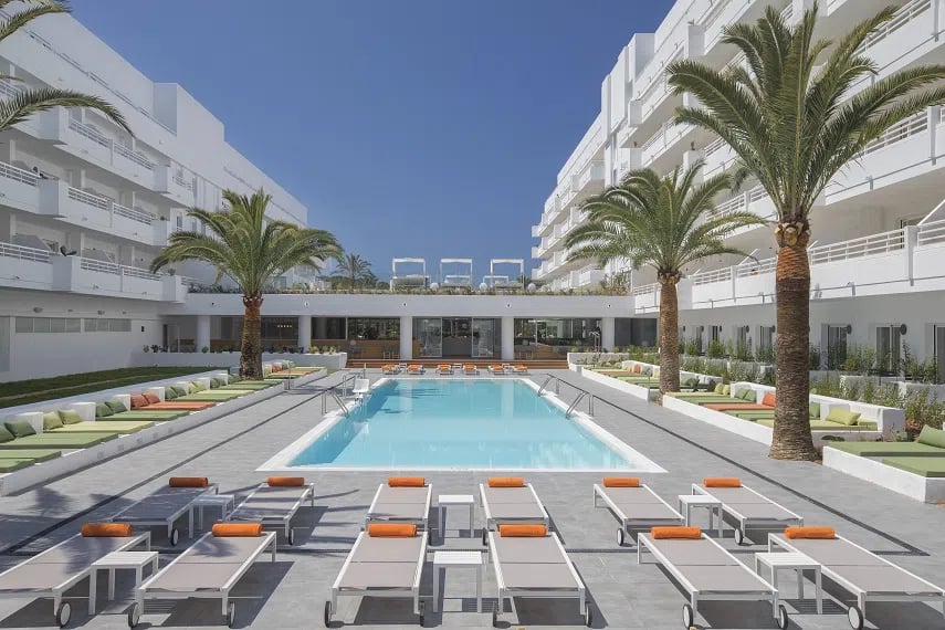 HM Martinique – Zwembad en hotel, Magaluf
