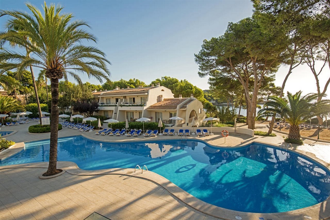 Iberostar Waves Pinos Park – Zwembad bij appartementen, Font de Sa Cala