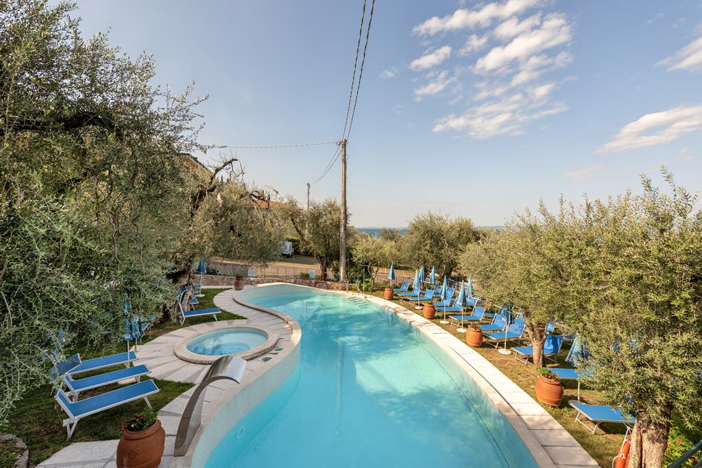 Hotel Internazionale – Zwembad tussen olijfbomen, Torri del Benaco