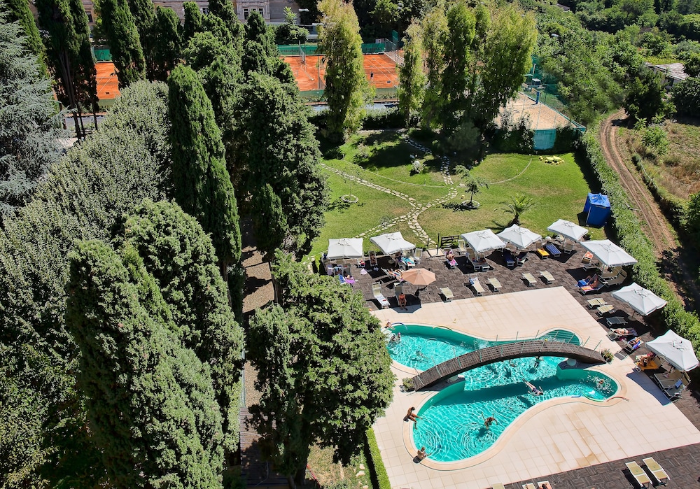 LH Hotel Excel Roma Montemario – Zwembad in het groen, Rome