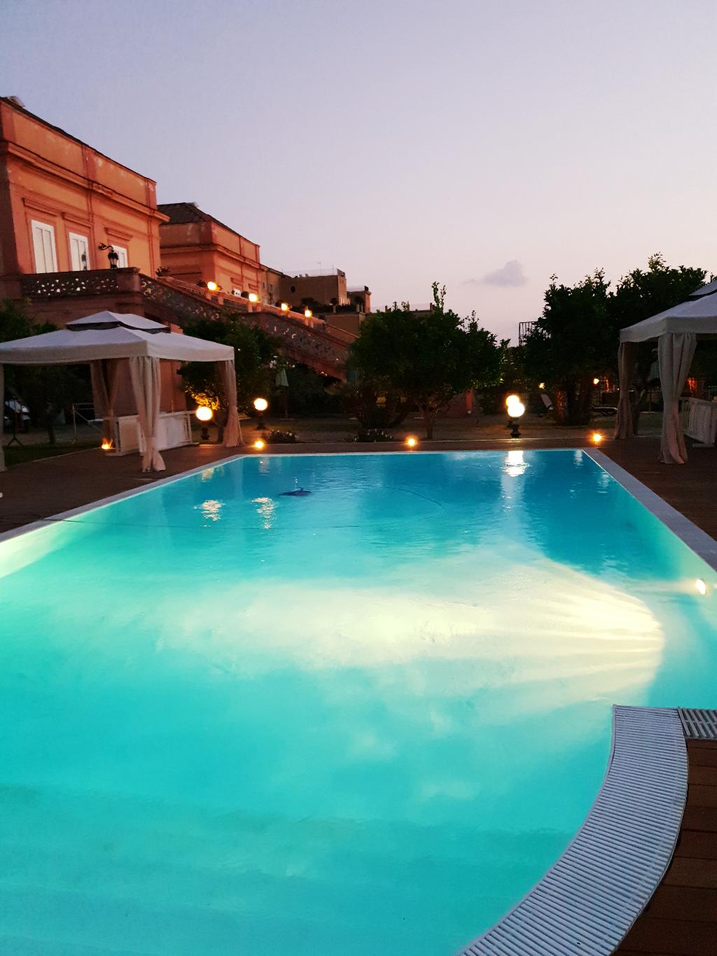 Villa Signorini – Zwembad in avondlicht, Ercolano