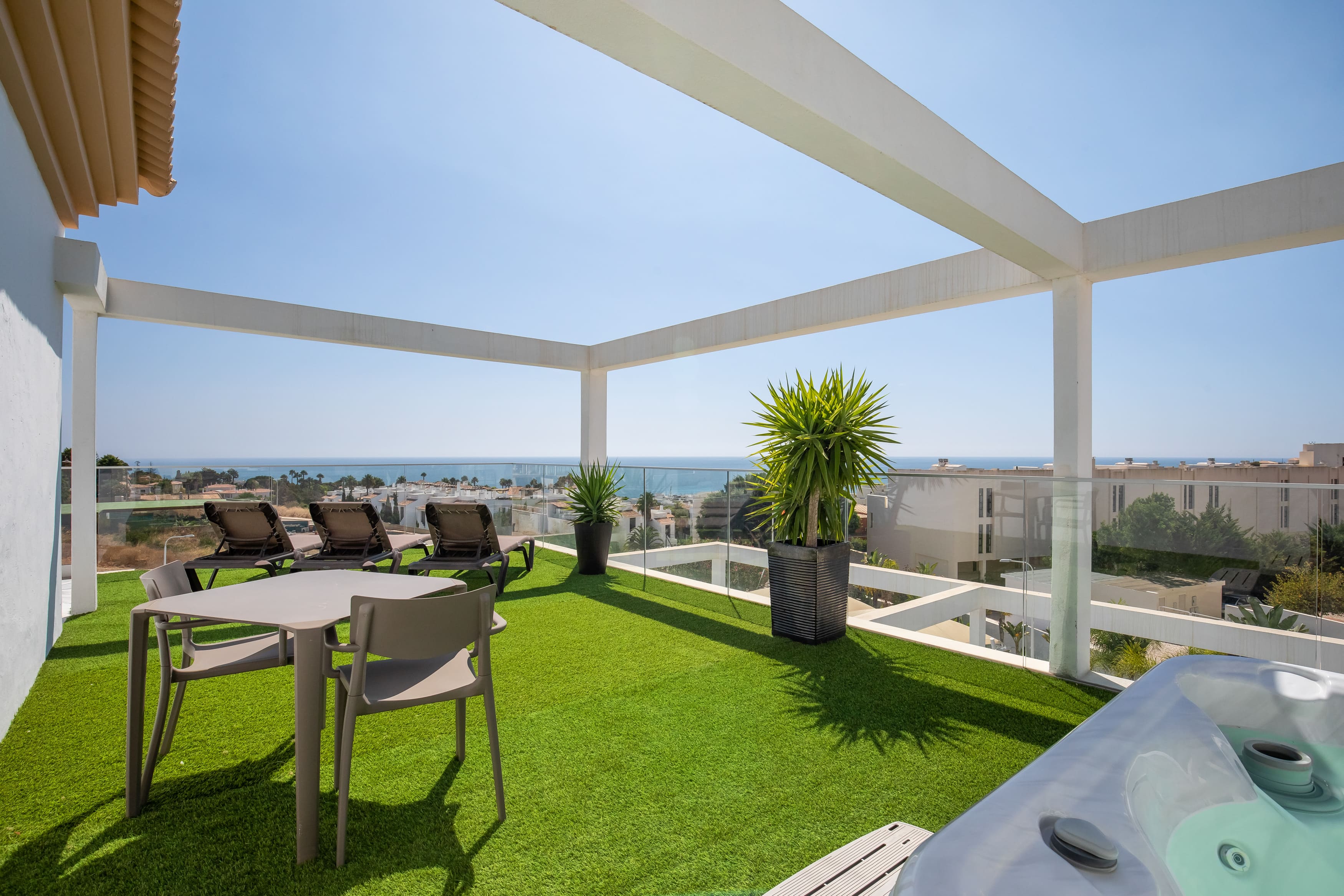 Lagos Atlantic Hotel – Terras met jacuzzi, Lagos