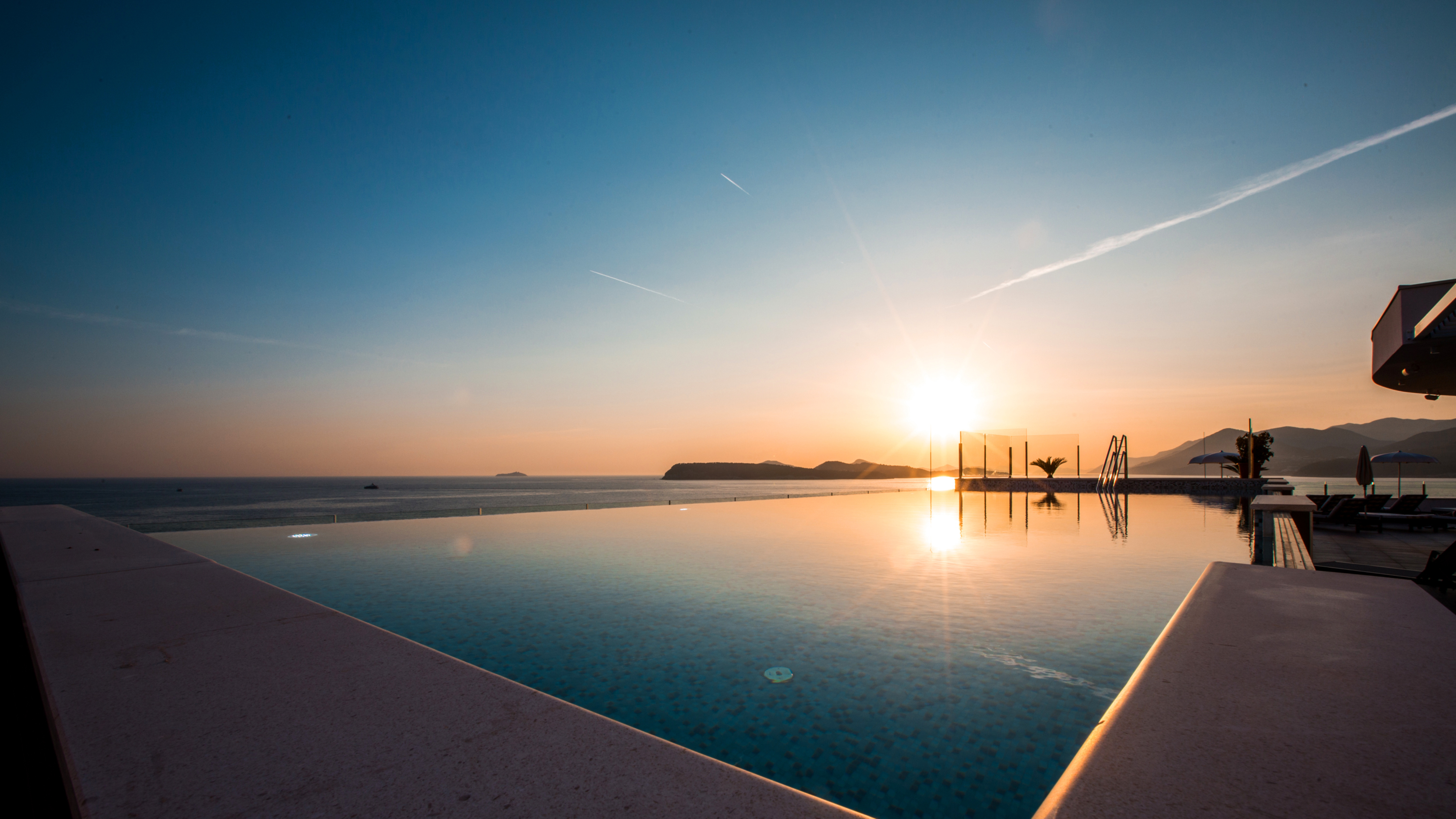 Royal Blue – Zonsondergang bij het zwembad, Dubrovnik
