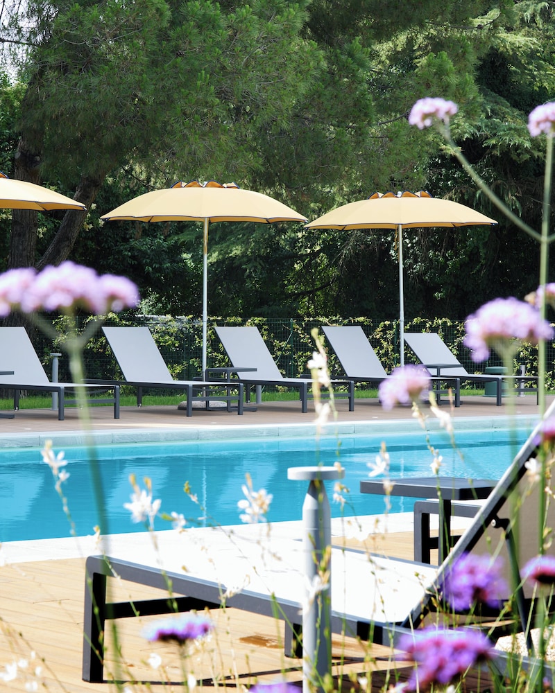 Hotel Belstay Venezia Mestre – Zwembad met ligbedden, Venetië