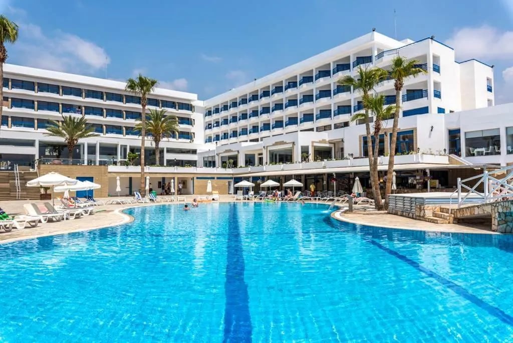Ascos Coral Beach Hotel – Hotel met groot zwembad, Paphos