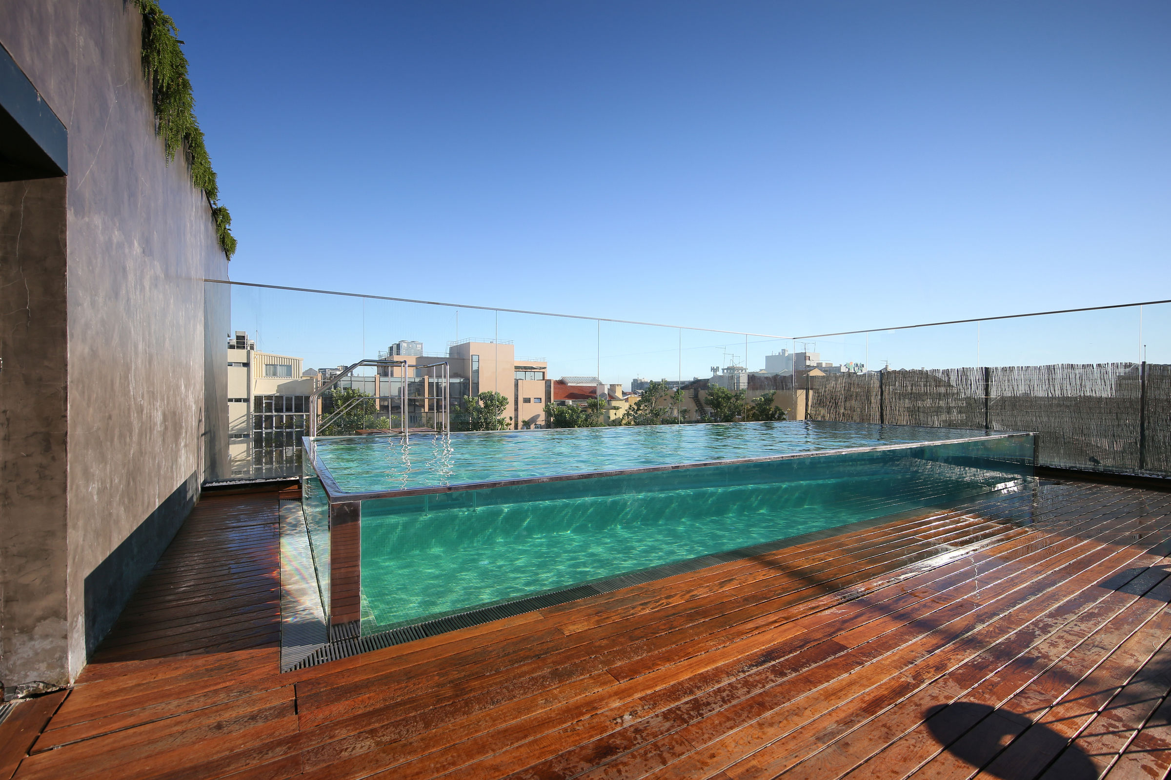 LUX Lisboa Park Hotel – Dakzwembad, Lissabon