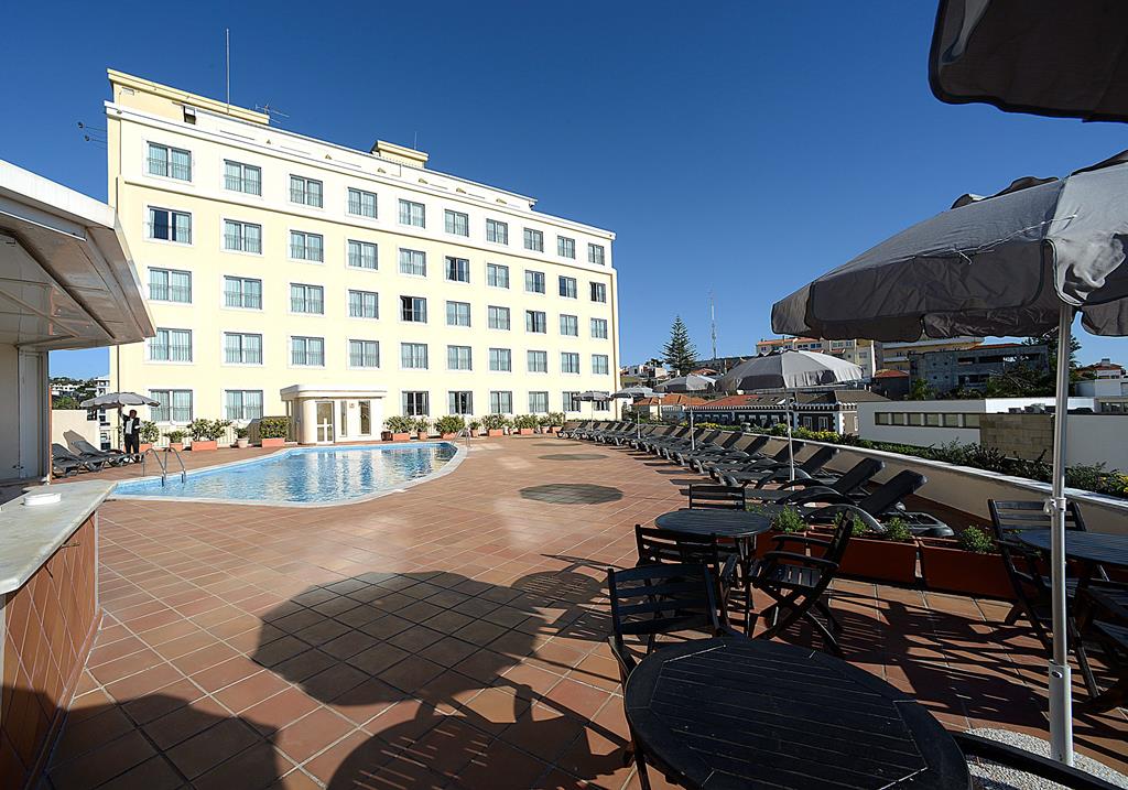 Vila Galé Estoril – Terras bij zwembad, Estoril